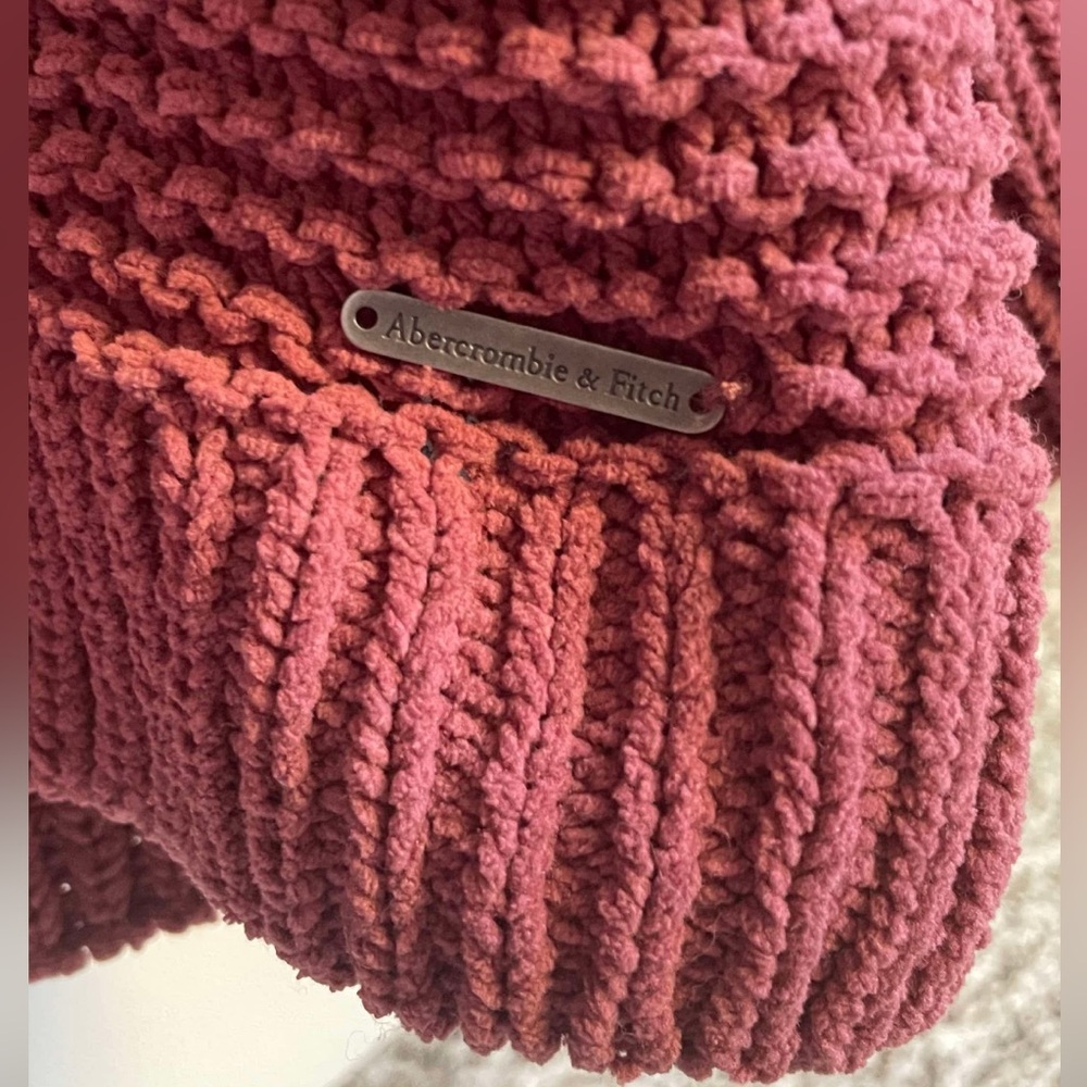 Abercrombie & Fitch Sweater